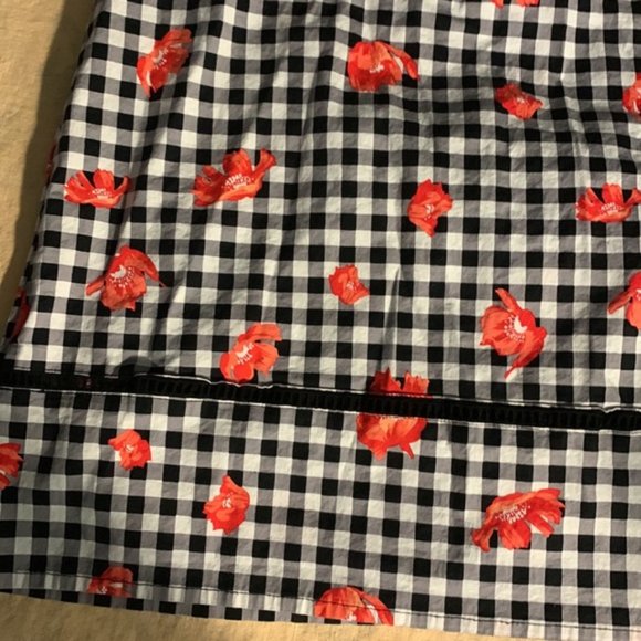 Large Joe Fresh checkered skirt with flowers - Picture 2 of 4